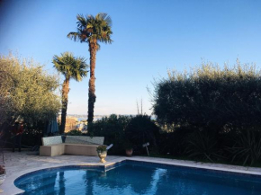 Appartement de 2 chambres avec vue sur la mer piscine privee et jardin clos a Golfe Juan a 3 km de la plage
